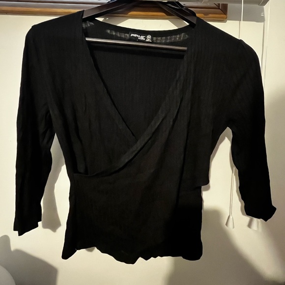 Popular Basics 3/4 length sleeve black wrap top shirt, slightly cropped M - Picture 1 of 3
